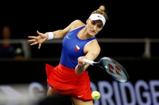 Markéta Vondroušová v duelu s Danielle Collinsovou