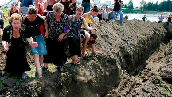 OBRAZEM: Gruzíni protestují proti ruským vojákům