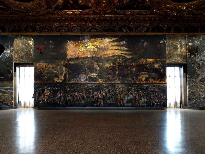 Anselm Kiefer v roce 2022 překryl renesanční fresky výstavou v benátském Dóžecím paláci.