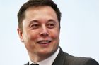 Musk jedná o stažení Tesly z burzy, část akcií má odkoupit saudskoarabský státní fond
