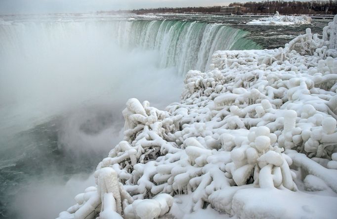 Zamrzlé Niagarské vodopády