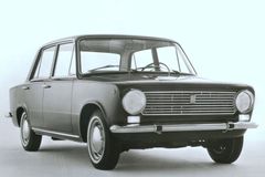 Před půlstoletím se sovětští komunisté dohodli s Italy. Jejich Fiat 124 pak vyráběli až do roku 1988