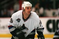 Ve věku 52 let zemřel bývalý hokejový bitkař Odjick