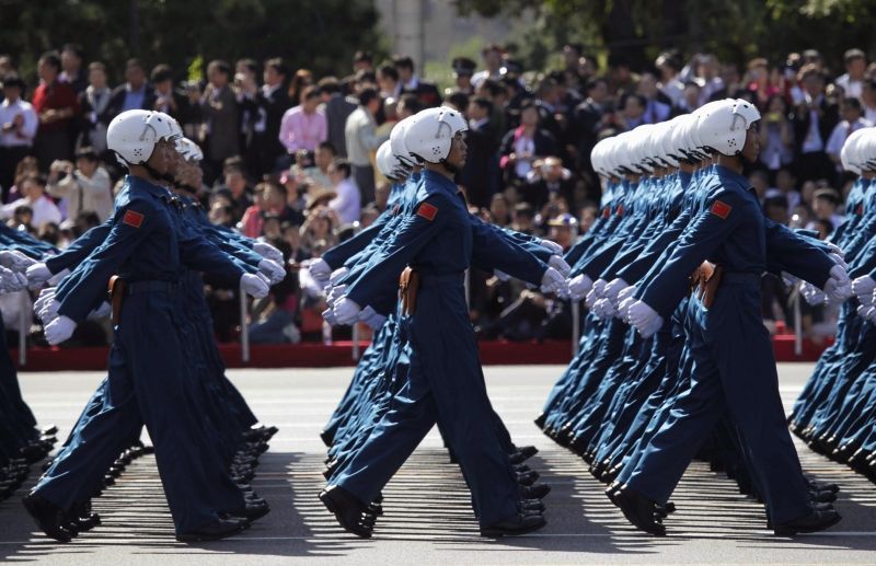 Pekingem pochodovali vojáci, lidová republika slaví 60