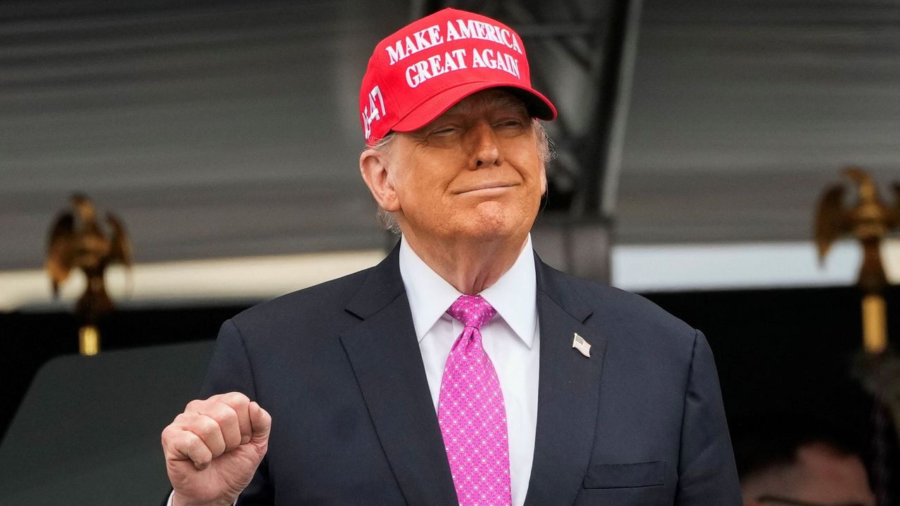 Trump "ukradl" armádě výročí, při vojenské superpřehlídce oslaví své narozeniny