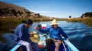 Jezero Titicaca, ležící v centrální oblasti And v Jižní Americe, dlouhodobě ohrožuje stoupající úroveň znečištění.