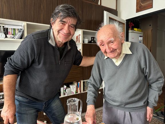 Ladislav Müller s jedním ze dvou synů, kteří se mu společně se svými rodinami hodně věnují.