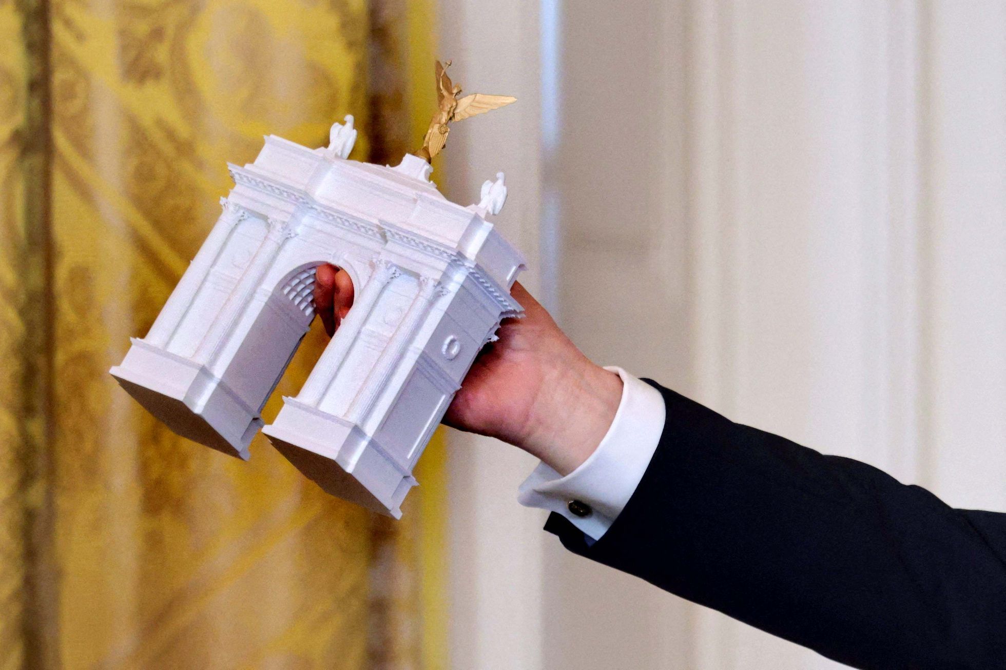 Donald Trump, USA, Washington, vizualizace, Vítězný oblouk, večeře, sponzoři