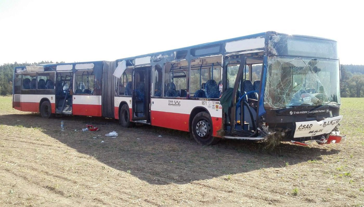 Havárie, autobus, Kolínsko