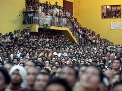I poslední zápas Mannyho Pacquiaa sledovaly prostřednictvím televizního přenosu v Manile i dalších filipínských městech davy jeho krajanů