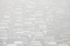 Znečištěné ovzduší zabilo loni 1,7 milionu Indů. Může za 18 procent úmrtí v zemi
