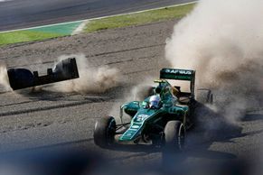 FOTO Formule 1 v Japonsku: Bouračka, souboje i velká radost