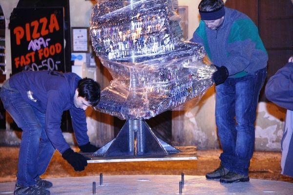 Socha z klíčů v Praze - REVOLUCE