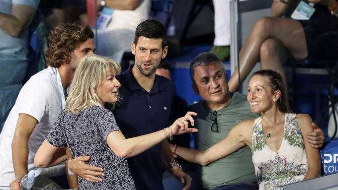 Novak Djokovič se svými nejbližšími během tenisové Adria Tour, která skončila ostudou.