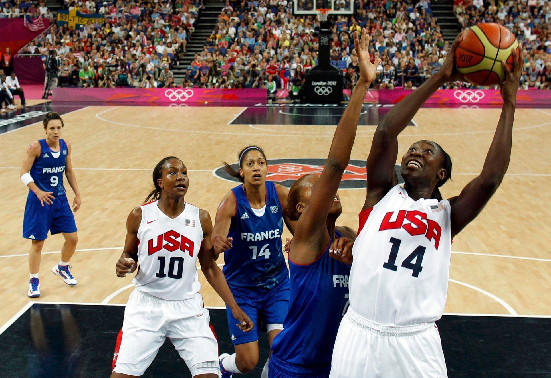 USA - Francie, finále basketbalu žen na OH