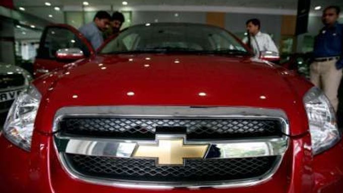 Americká automobilka General Motors (GM) staví již druhou indickou továrnu poblíž Bombaje. Ráda by totiž také získala kus rychle se rozvíjejícího indického trhu. Do roku 2010 chce ovládat 10 procent tamního trhu.
