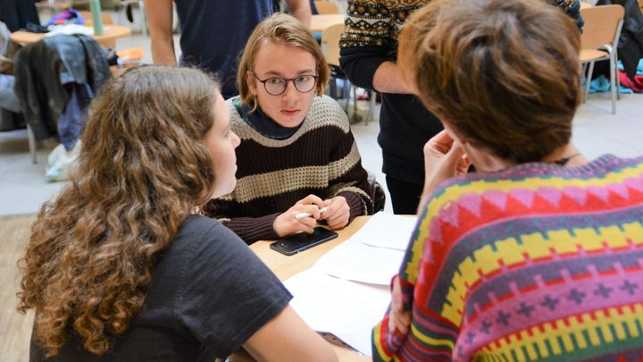 Mozky mladistvých během pandemie vlivem stresu předčasně zestárly, ukázala studie; Zdroj foto: Univerzity za klima