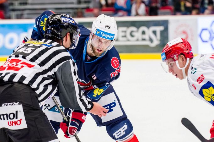 ELH, Třinec-Chomutov: Radim Matuš - Vladimír Růžička ml. (89); rozhodčí Jiří Ondráček