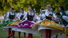 Kromě Selských slavností se v Holašovicích tradičně koná slavnost slunovratu a keltská ohňová noc a také představení Prodaná nevěsta (archivní fotografie).