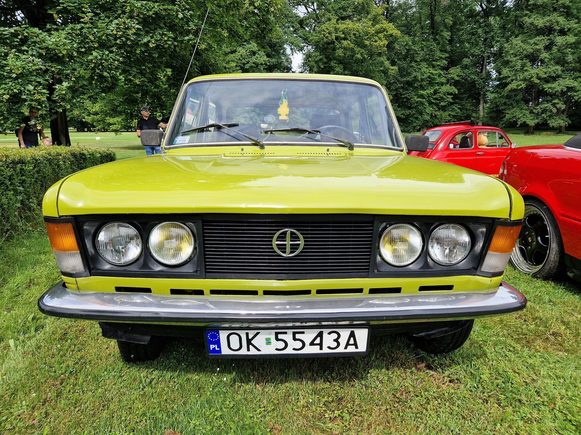 sraz veteránů Kravaře zámek