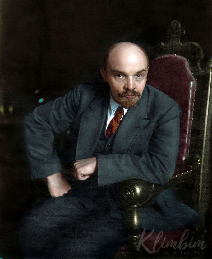 Vladimir Iljič Lenin, Moskva. 2.-6. března 1919. Kolorovaná fotografie