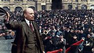 Jedním z pilířů Leninova přesvědčení byla až fanatická nenávist k náboženství. V březnu 1922, kdy v Rusku mnoho lidí umíralo na hlad a podvýživu, napsal: "Právě teď a jedině teď, kdy v hladových oblastech propuklo lidojedství a po cestách se válejí tisíce mrtvol, můžeme a musíme zabavit církevní cennosti, a to se zběsilou neúprosností."