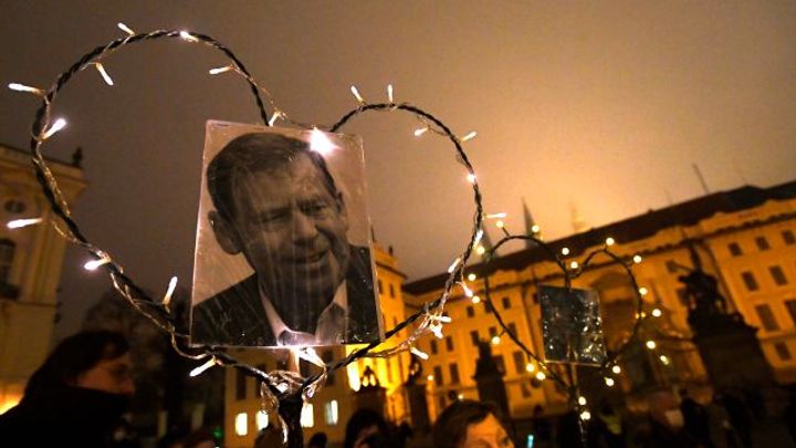 Lidé si připomenou výročí úmrtí Václava Havla. Po Česku je v plánu řada akcí; Zdroj foto: ČTK