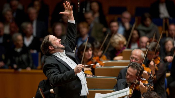 Slavný dirigent se vrací do Národního divadla. Uvede hudbu ruské emigrace; Zdroj foto: Susanne Diesner