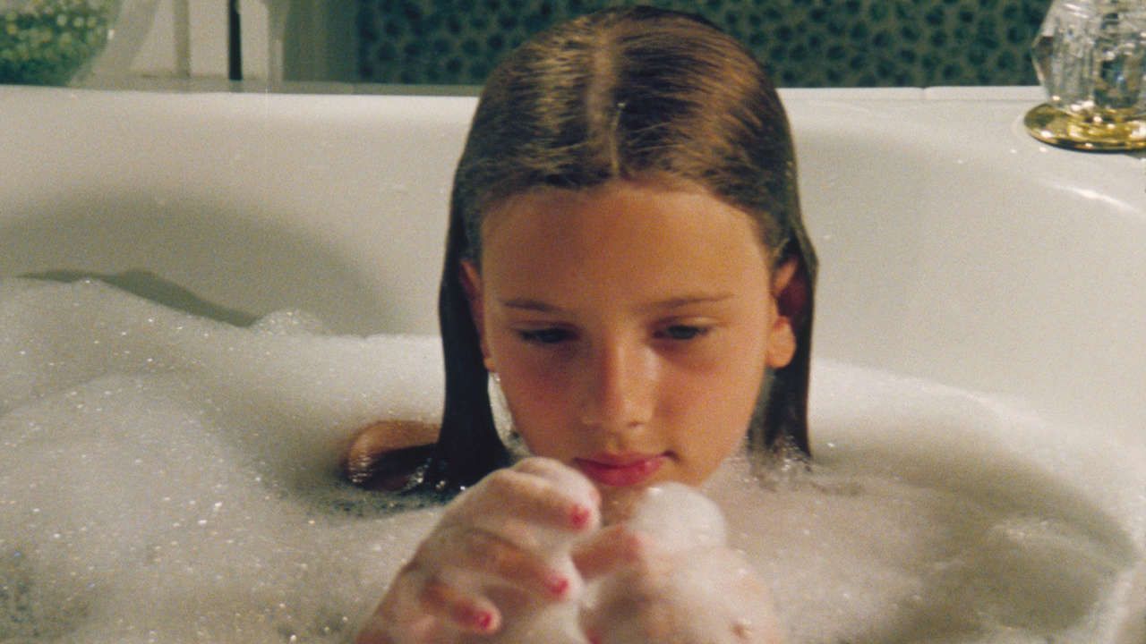 Scarlett Johansson, Manny & Lo, 1996