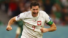 Robert Lewandowski slaví gól v zápase MS 2022 Polsko - Saúdská Arábie