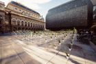Ve fotogalerii najdete některé z projektů, vybraných na výstavu Veřejný prostor/krajina města. Zde je Piazetta Národního divadla, která se se na jeden měsíc proměnila v zelený labyrint.