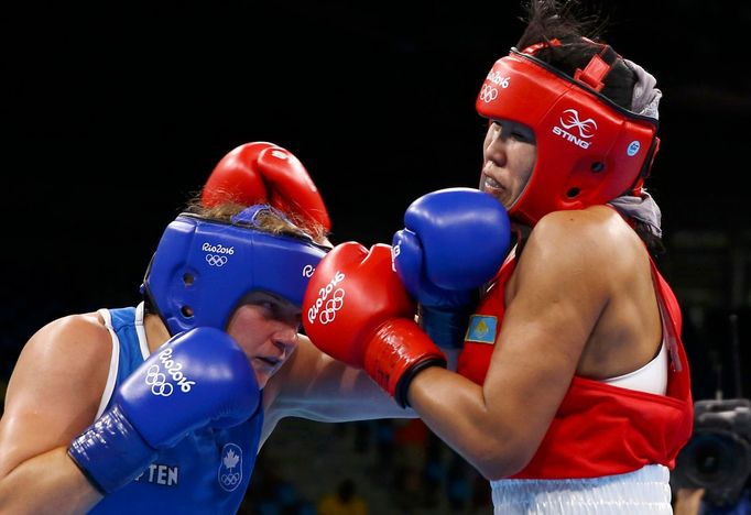 Women's Middle (75kg) Round of 16 Bout 176 - Dariga Shakimová (KAZ) - Ariane Fortinová (CAN)