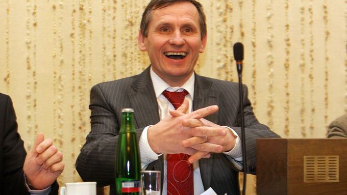 Jiří Čunek by se chtěl vrátit do vlády. Doporučilo mu to předsednictvo KDU-ČSL.