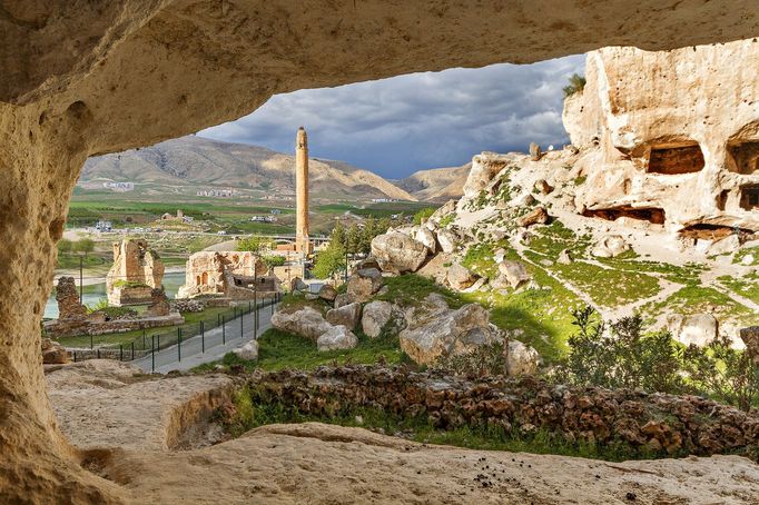 Starověké město Hasankeyf v Turecku, které zatopí  plánovaná vodní přehrada.