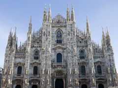 monumentální katedrála Narození Panny Marie je známější pod názvem Milánský dóm