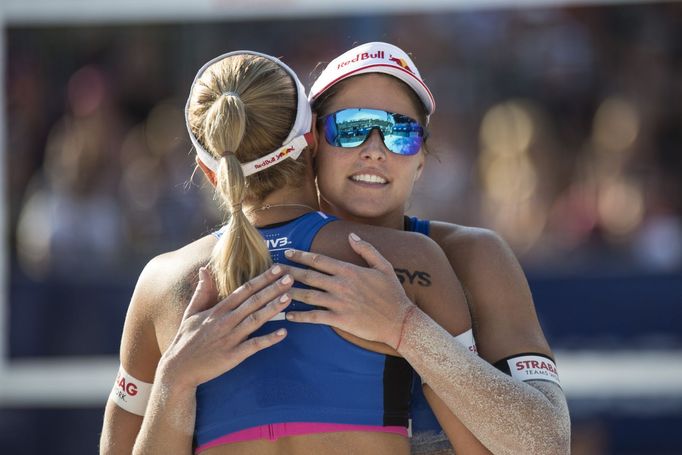 Ostrava Beach Open: Markéta Nausch Sluková (vlevo) a Barbora Hermannová