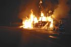 U hranic se Slovenskem hořel kamion s nábytkem. Škoda je 800 tisíc