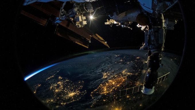 Země z vesmíru očima astronauta ESA.