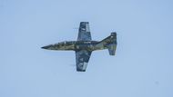 Průlet podzvukového tréninkového stroje L-39 Skyfox vyráběného v továrně Aero Vodochody.