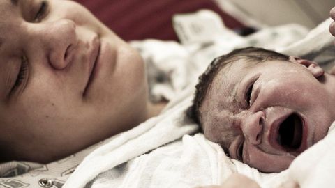 Porod doma? Riskujete zdraví matky i dítěte, v Česku nejsou pro domácí porod podmínky, říká Pařízek