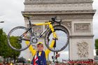 Katar chce Tour de France. Cyklisty bude kropit vodou