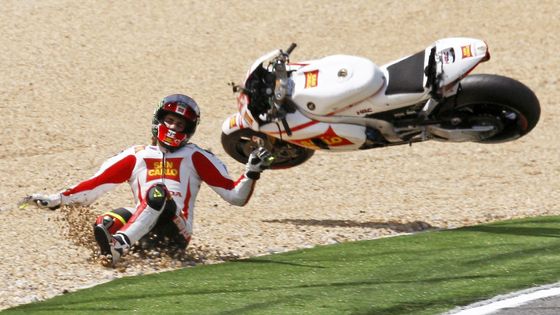 Zazářil jako kometa, pak si před 10 lety dojel pro smrt. Simoncelli se stal legendou