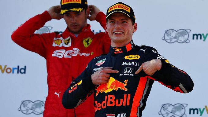 Pilot Red Bullu Max Verstappen vyhrál s motorem Honda za zády zatím čtyři Velké ceny formule 1.