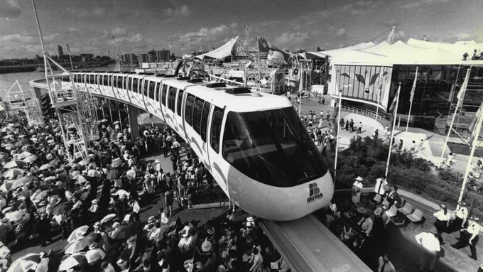 Román se odehrává v Brisbane 80. let. To je na snímku z otevření výstavy Expo '88, která se zde konala.