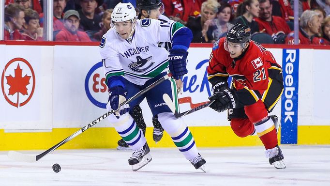 NHL, Calgary - Vancouver: Mason Raymond (21)  - Radim Vrbata (17)