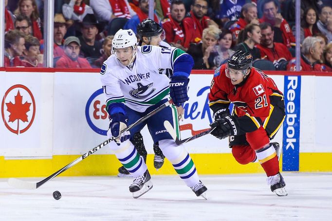 NHL, Calgary - Vancouver: Mason Raymond (21)  - Radim Vrbata (17)