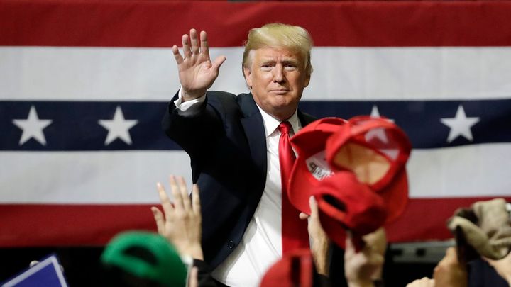 Hledá se ten, kdo porazí Trumpa. Demokraté startují bitvu o Bílý dům