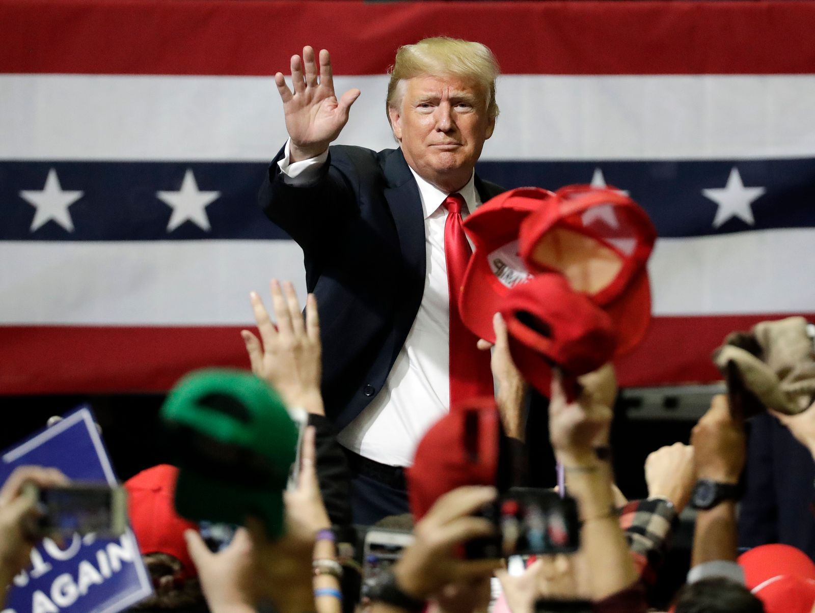 Americký prezident Donald Trump na mítinku s voliči ve městě Chattanooga.