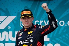 Verstappen v Miami završil stíhačku z deváté pozice na startu suverénním vítězstvím
