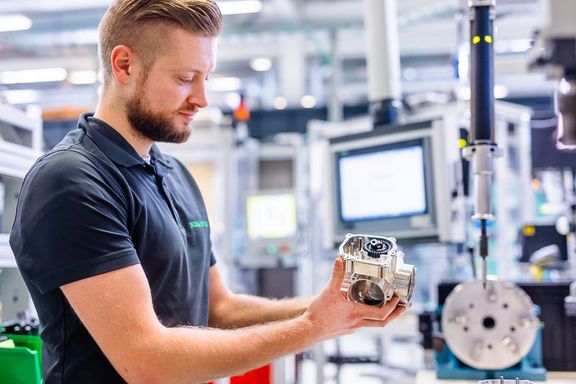 Pracovat pro společnost Schaeffler v divizi Automotive Technologies znamená vyvíjet a vyrábět vysoce inovativní produkty a systémy pro udržitelné pohony v oblasti elektro